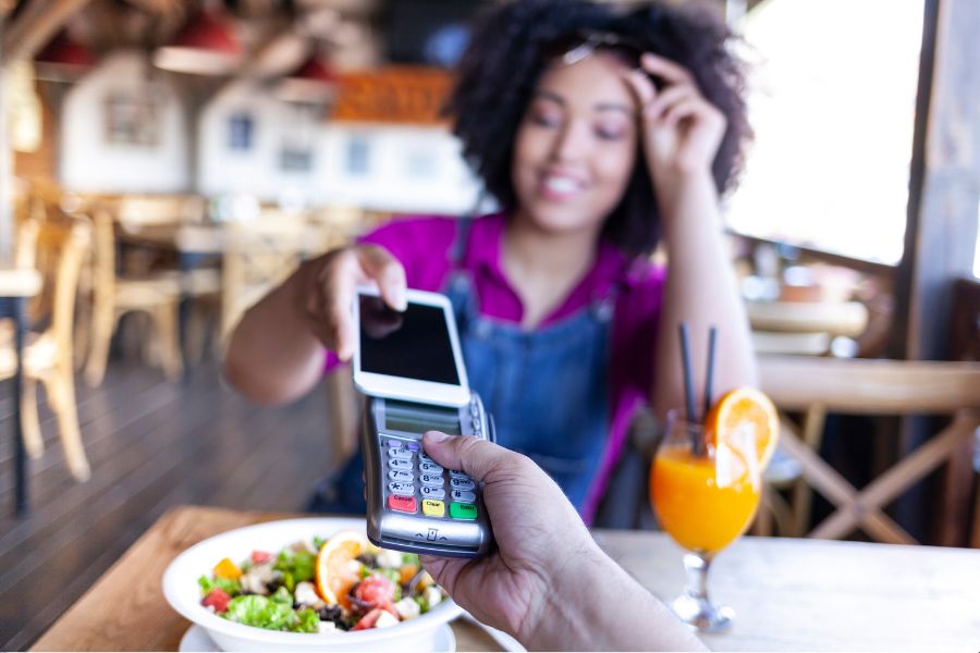 What is pos system for restaurant? Which feature is crucial for a restaurant POS?