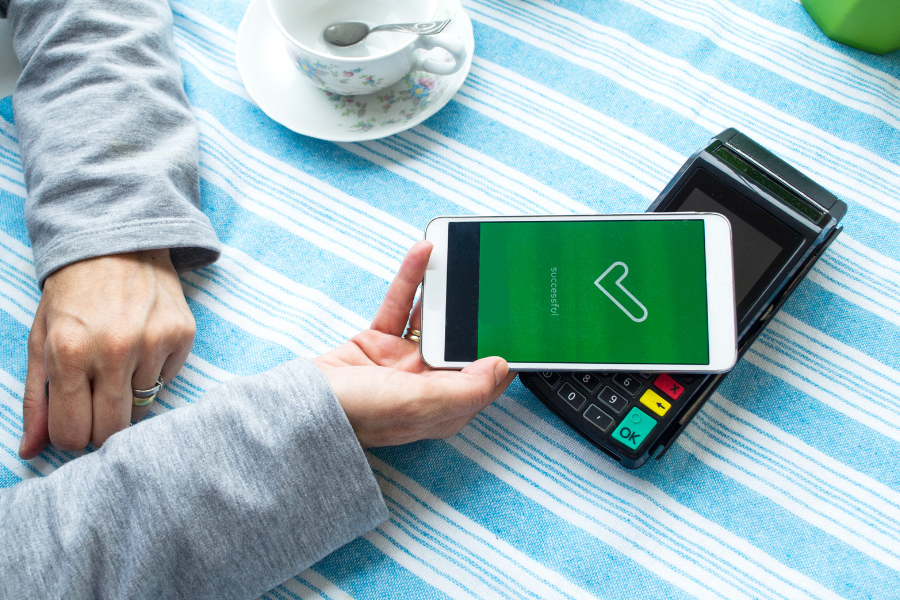 The Benefits of Accepting Contactless Payments with the Shopify Card Reader