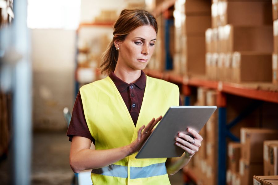 5 Essential features to streamline better Shopify warehouse management solution