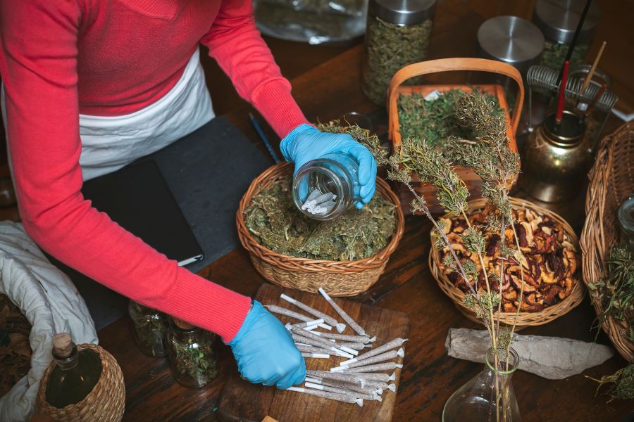 What you need to know before opening a cannabis store?
